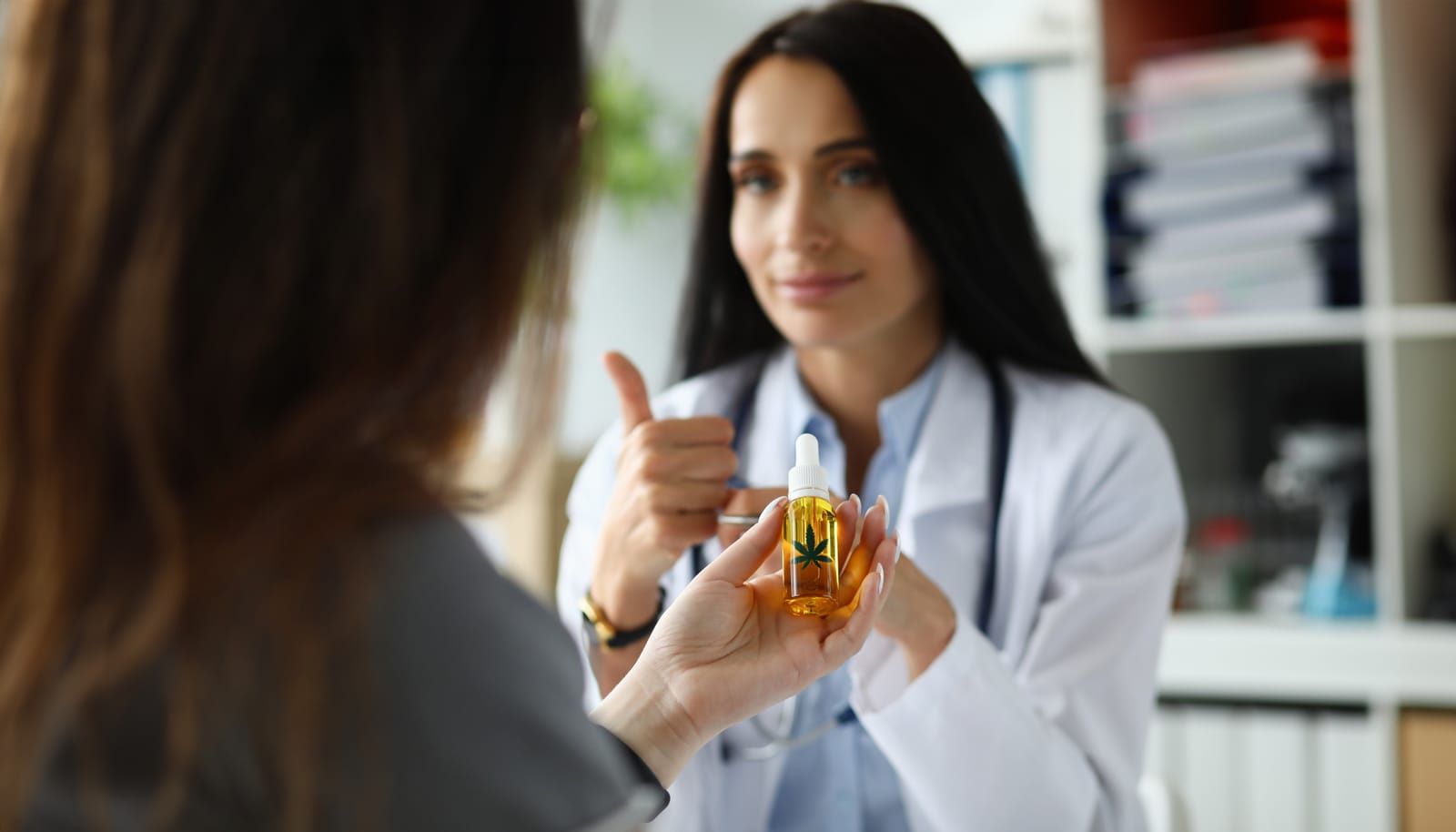 Are Athletes Choosing CBD Over Traditional Pain Relievers (You'll be Surprised)